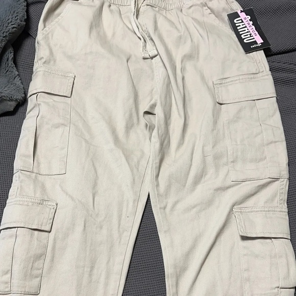 NWT Cargo Pants - Picture 2 of 4